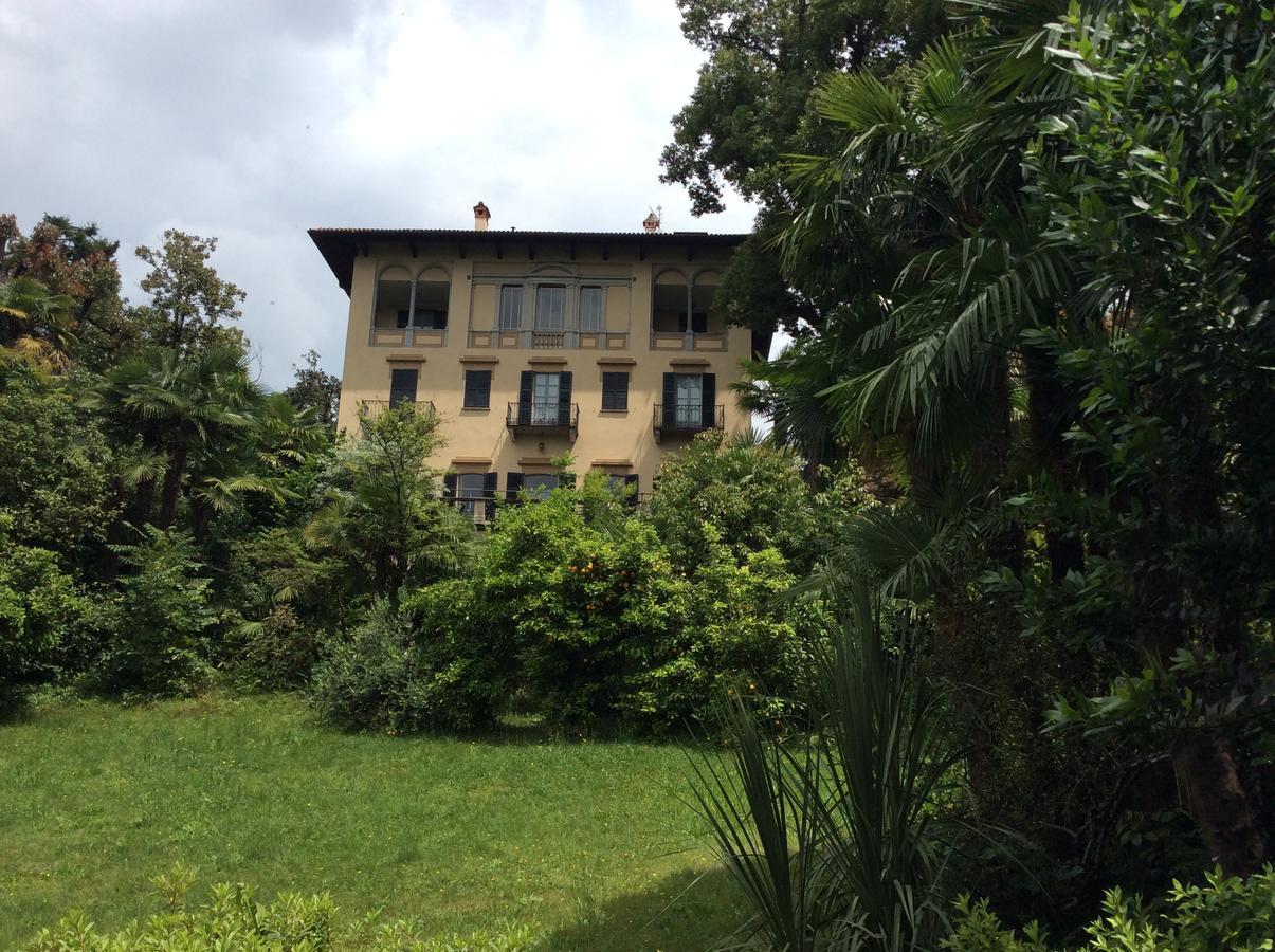 Hotel Villa Della Quercia Verbania Extérieur photo