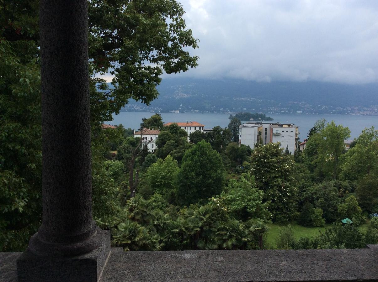 Hotel Villa Della Quercia Verbania Extérieur photo